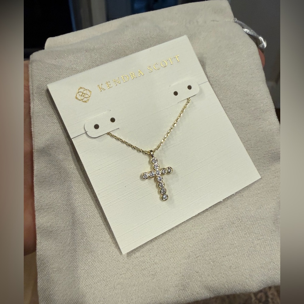 ✝️Kendra Scott KS Cross Gold Pendant Necklace in White Crystal - Picture 3 of 6
